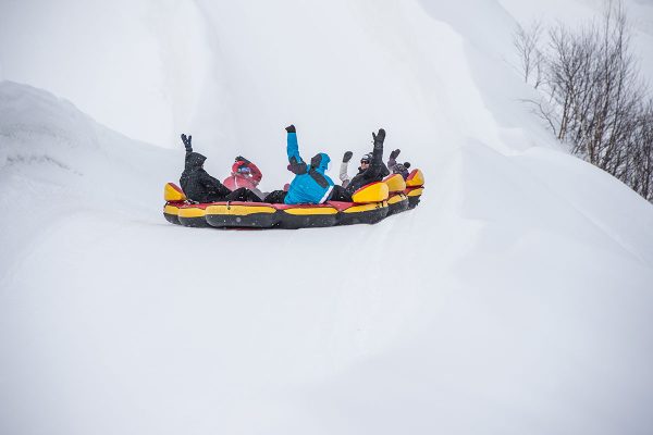 Pêche sur glace/Ice fishing, Québec, Canada. Photo: Jimmy Vigneux